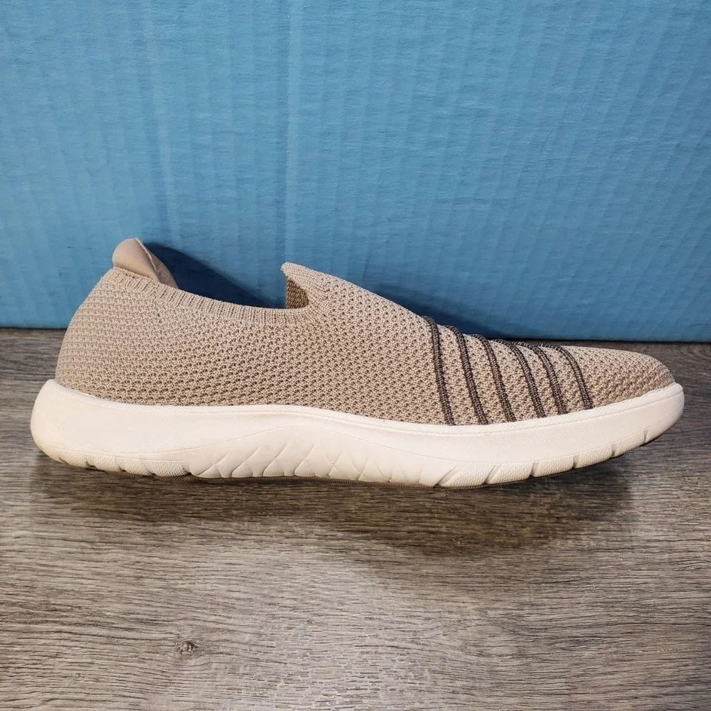 Clarks Cloudsteppers Shoes Womens Size 7.5 Beige Slip On Comfort Cushion Soft‎
